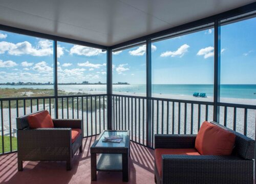 F-Unit Dockside – 2 Bedrooms / 2 Bathrooms with Private Lanai